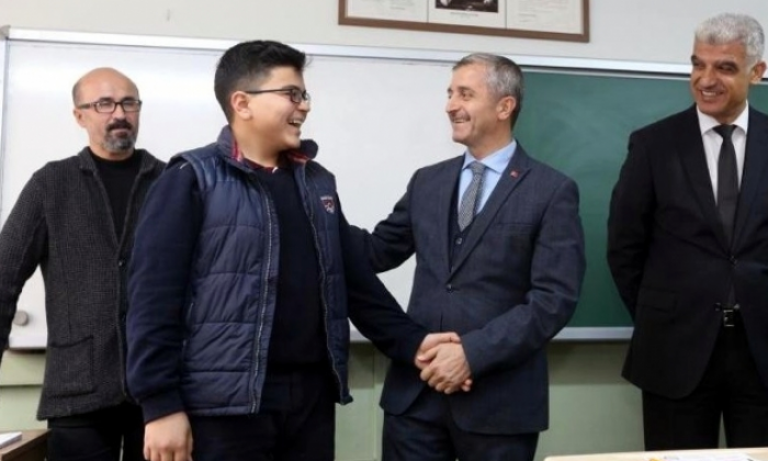 Şahinbey 2 milyon 500 bin kitap dağıttı