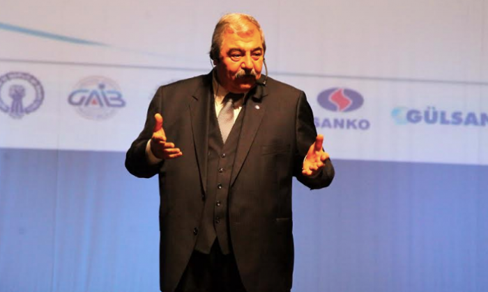 Ağa öğrencilerle tavsiyelerini paylaştı