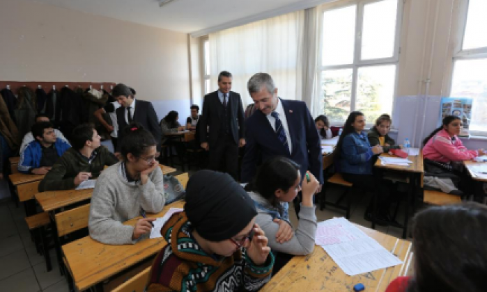 Umreye gönderilecek 164 öğrenci sınava girdi