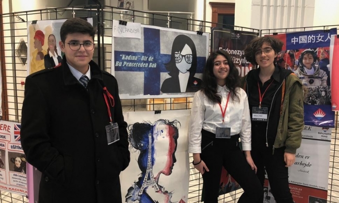 Bahçeşehirli öğrenciler  Genç Diplomatlar Konferansı'nda