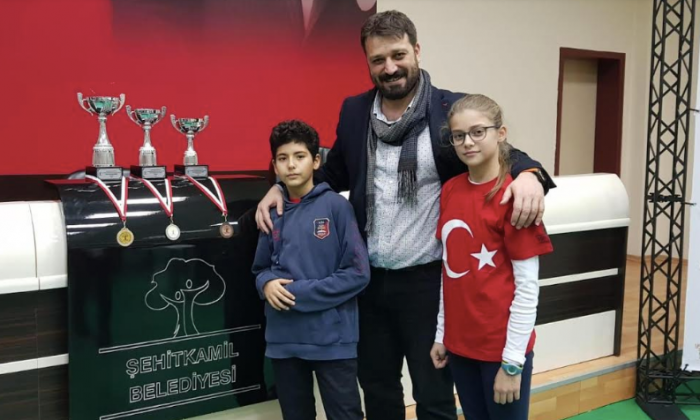Ada Okulları Badmintonda da iddialı