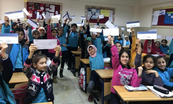 Erdemli öğrenciler mektuplaşıyor
