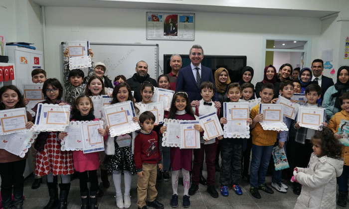 Erdem Koleji'nde karne heyecanı yaşandı