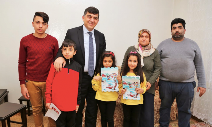 Başkan Fadıloğlu yetimlerin karne sevincine ortak oldu