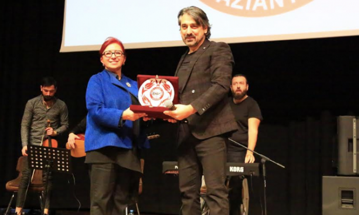 Unutulmaz Ezgiler ile Sanatçı Eşref Ziya Sevenleriyle Buluştu