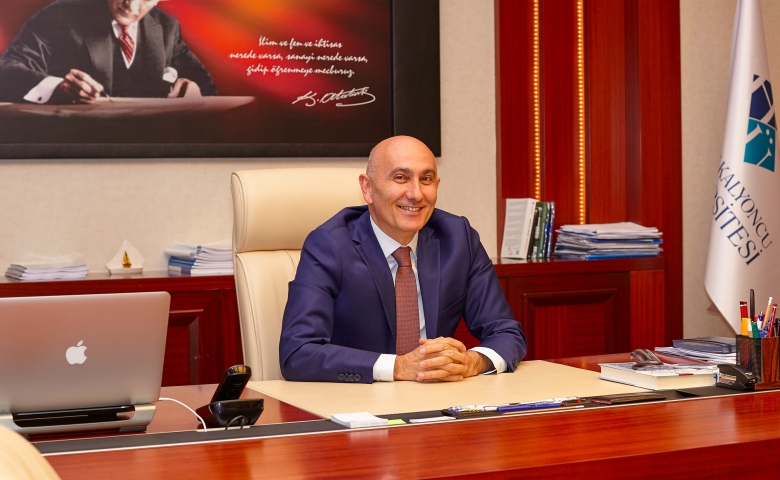 Rektör Yılmaz’dan 25 Aralık Mesajı