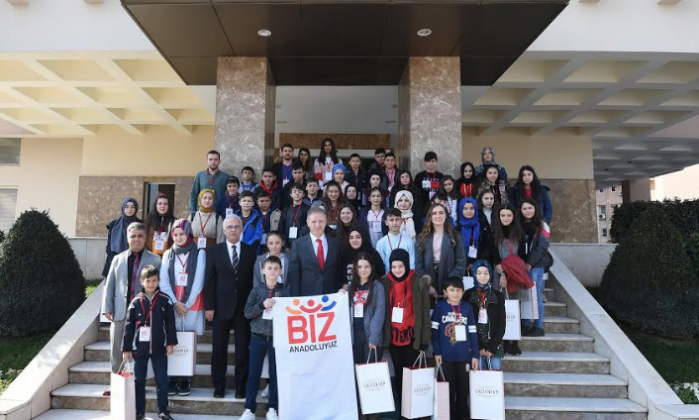 Vali Gül "Biz Anadoluyuz” Projesi kapsamında öğrencilerle buluştu