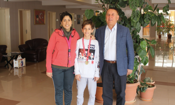 Karate İl Birincisi Seçkin Koleji'nden