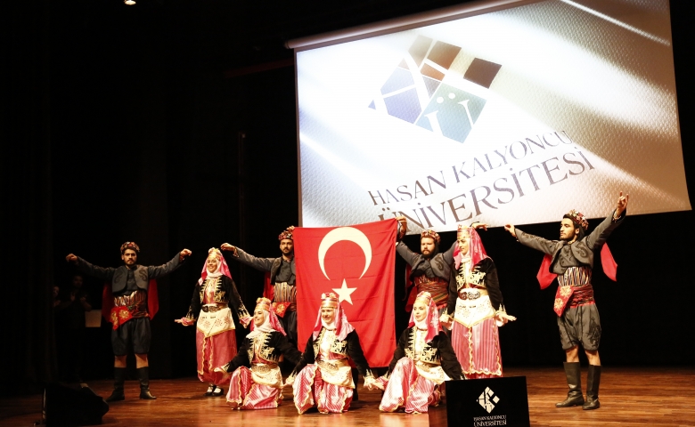 Üniversiteli Öğrenciler Ecdadın İzinde