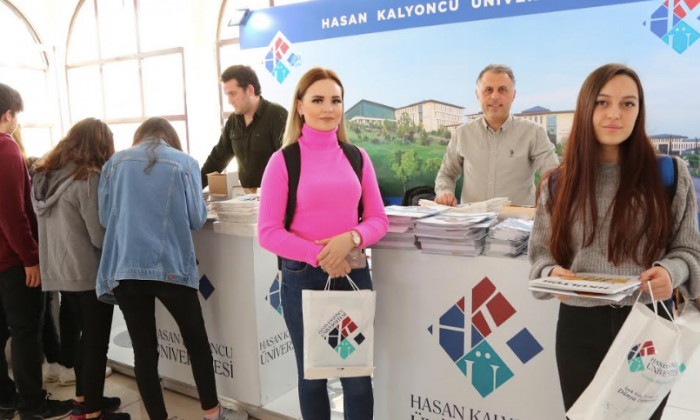 HKÜ Türkiye’nin dört bir yanında üniversite adayları ile buluştu