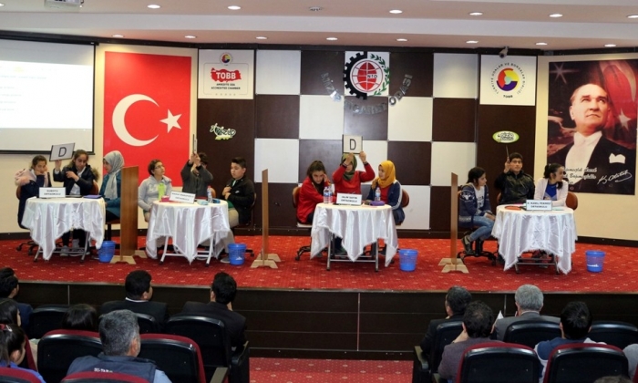 Nizip’te Okullar Arası Bilgi Yarışması Heyecanı