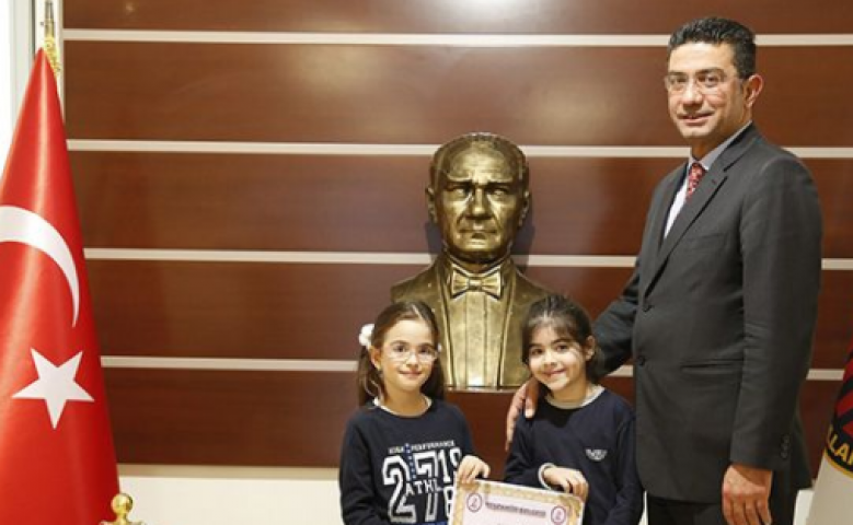 Gaziantep Kolej Vakfının minik şairleri şiirleriyle ödül aldı