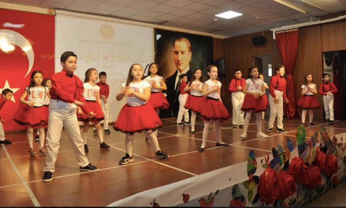 Minik GKV’lilerden İstiklal Marşı Oratoryosu