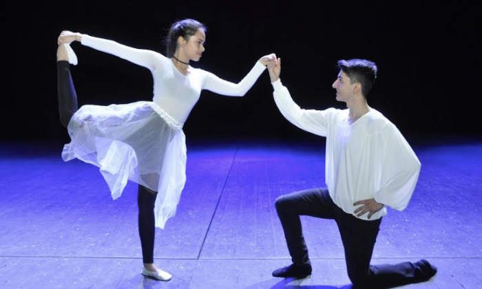 Fatma Öğretmen Yazdı ve Yönetti Öğrenciler Sahneledi