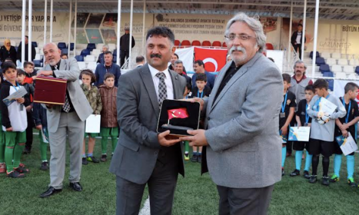 Türkiye Futbol Antrenörleri Derneği'nden SANKO Holding'e teşekkür plaketi