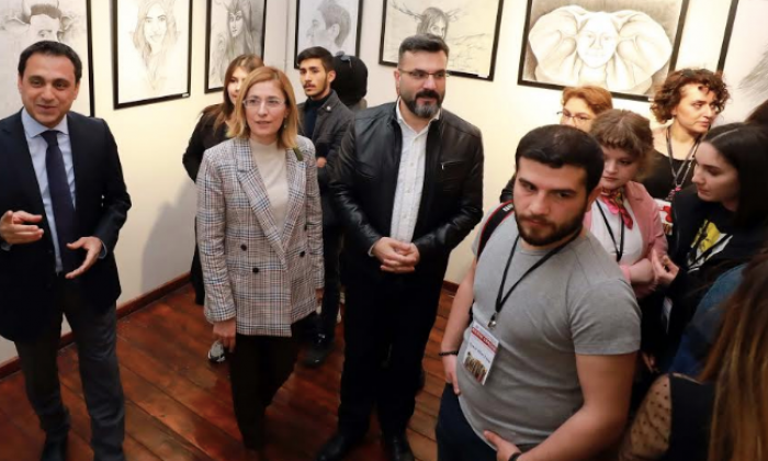 Öğrenciler çalışmalarını sergiledi