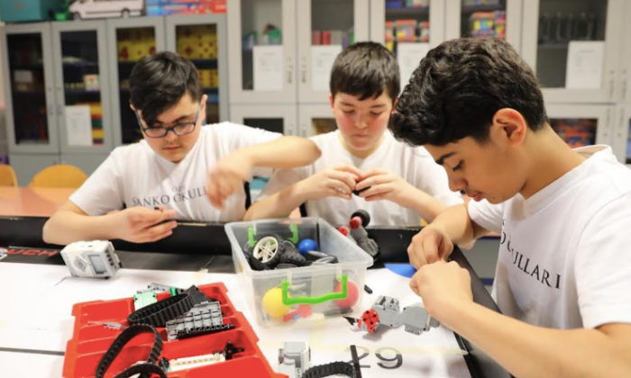 SEV 2. Robotouch Turnuvası: SANKO Okullarına iki Türkiye birinciliği