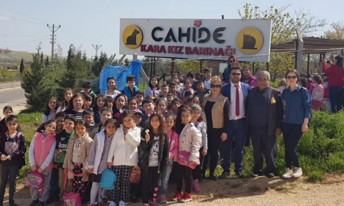 Hasan Katıkçı İlkokulu öğrencilerinden Cahide Derneği'ne ziyaret