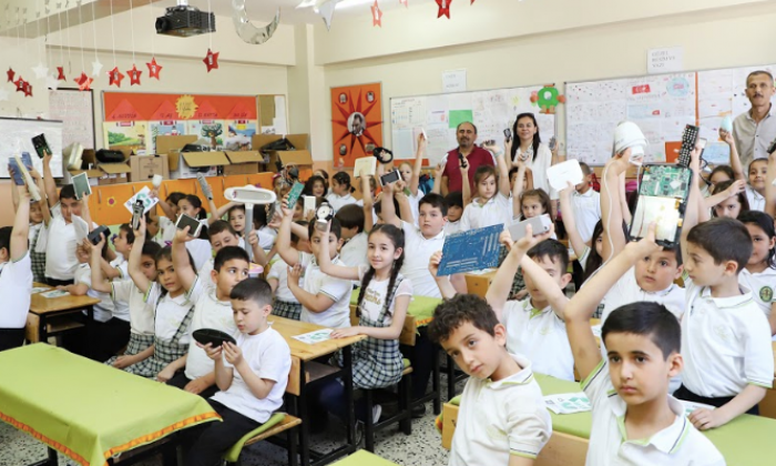 İlkokul öğrencileri gelecekleri için biriktirdi