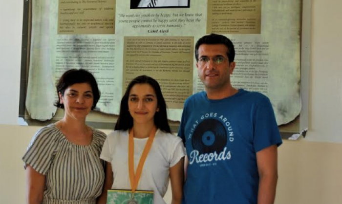 GKV’li Zeynep Özharat’a Waterloo Üniversitesi’nden Matematik Ödülü