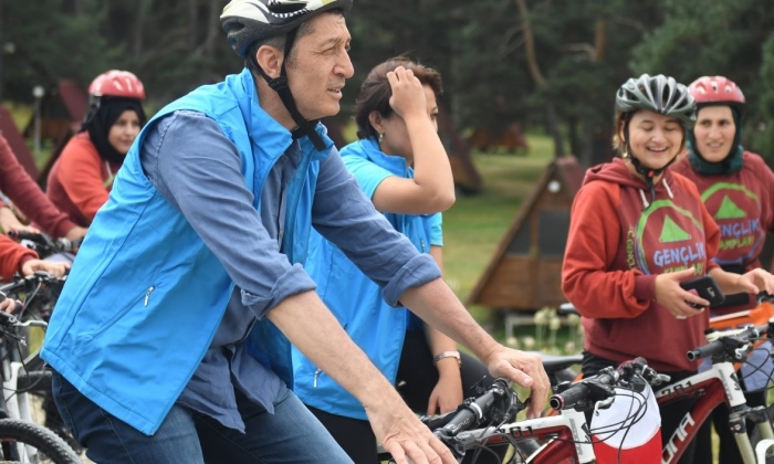 Bakan Selçuk, Gençlik Kampı'nda öğrencilerle buluştu