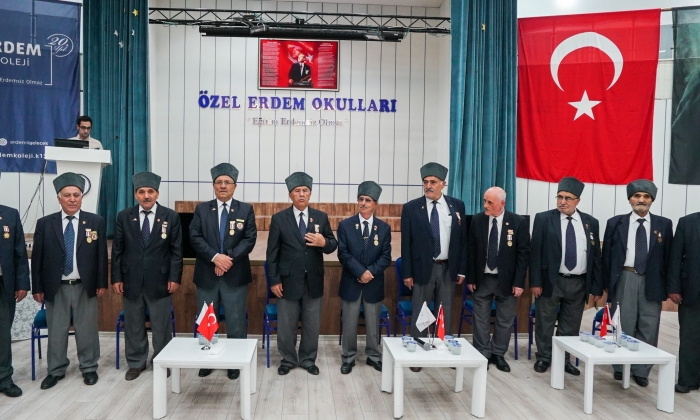 "Vatanın emanetçileri siz gençlersiniz!"