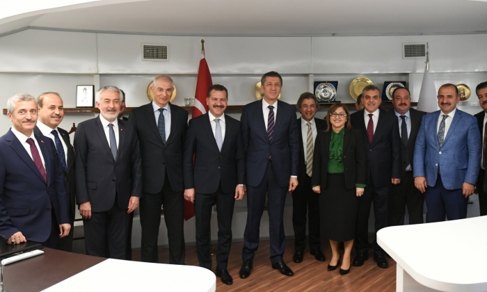 Bakan Selçuk: Belediyelerimizle daha büyük bir iş birliğine ihtiyacımız var