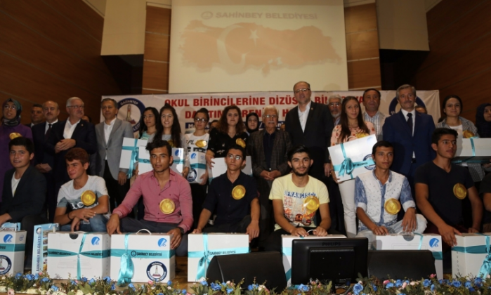 Şahinbey öğrencileri ödüllendirmeye devam ediyor