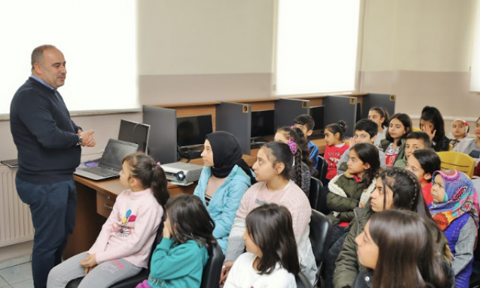 Şehitkamil’den çocuklara ‘iletişim ve motivasyon’ semineri