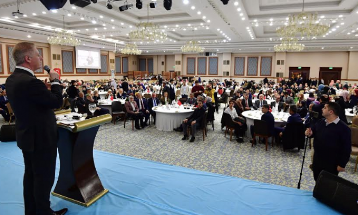 Vali Gül: “Kitap okumak bir kazanım ödülünün umre olması ise daha önemli bir kazanım”