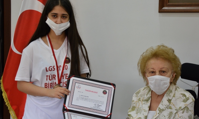 LGS Türkiye Şampiyonu Ekin’den Nüket Ersoy’a Anlamlı Ziyaret