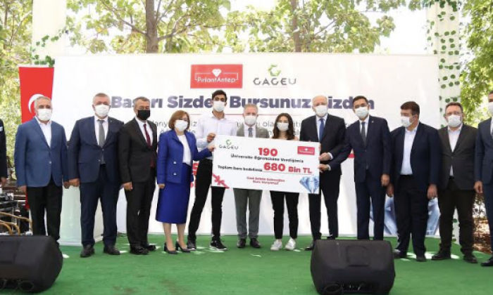 GAGEV'den başarılı öğrencilere destek