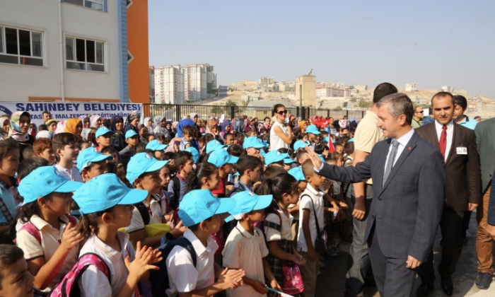 Şahinbey'den 20 bin öğrenciye kırtasiye malzemesi