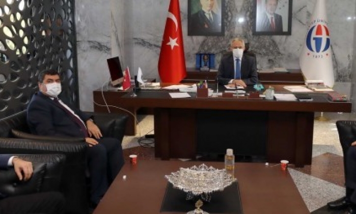 Nizip’ten Rektör’e kutlama