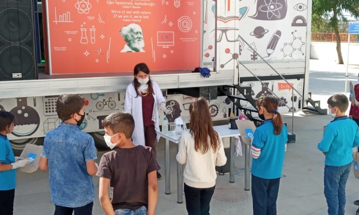 Bilim Tırı okulda