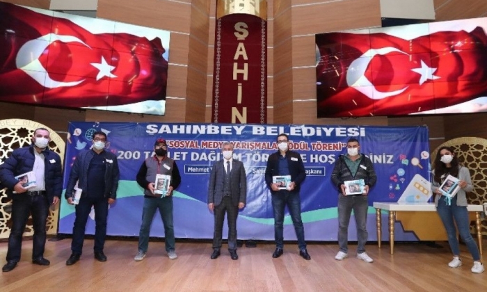 Şahinbey’de 200 kişiye tablet