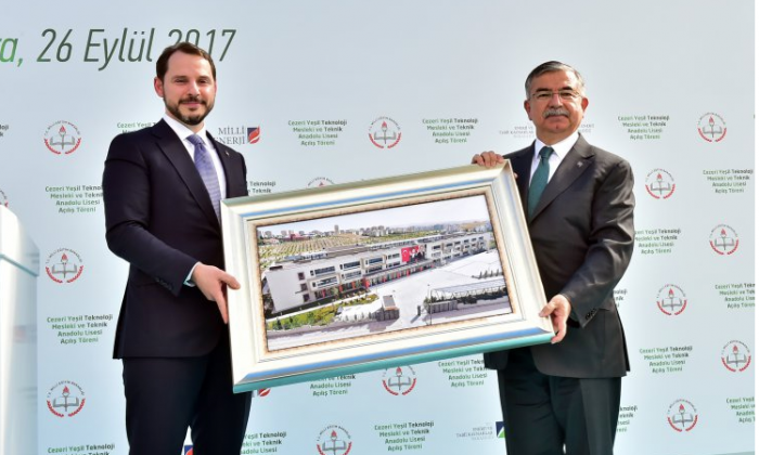 Türkiye'nin ilk yenilenebilir enerji lisesi açıldı