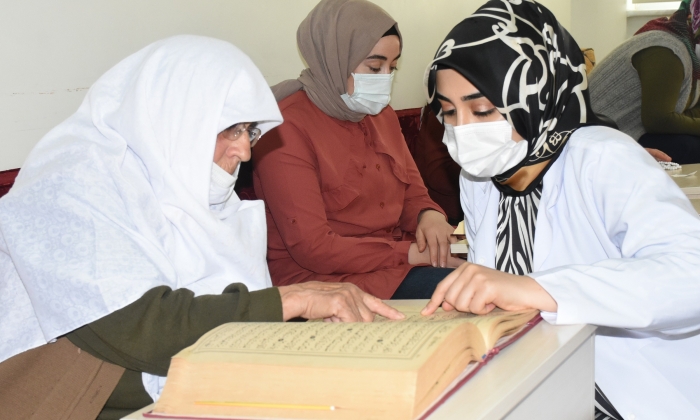 84 yaşında Kur’an öğrendi
