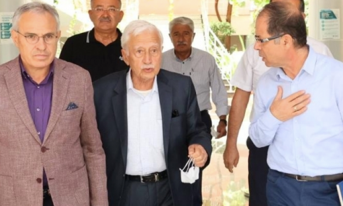 Eski Bakan Dinçerler’den Rektör Özaydın’a ziyaret