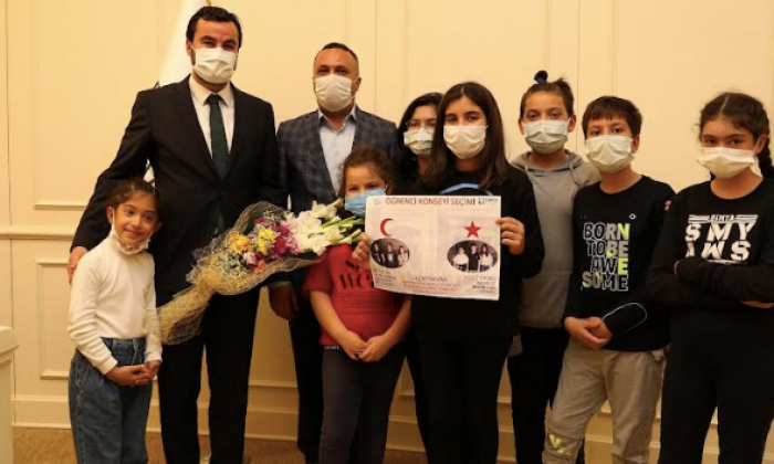 Büyükşehir’in meclis toplantısı ilkokul öğrencileriyle renklendi