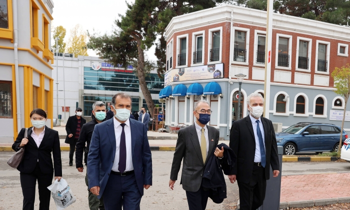 Japonya Büyükelçisi’nden GAÜN’e övgü