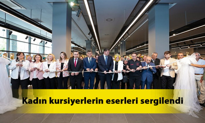 Kadın kursiyerlerin eserleri sergilendi