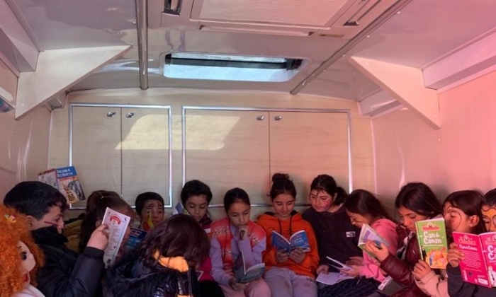 Gezici Çocuk Kütüphaneleri çocuklarla buluşuyor