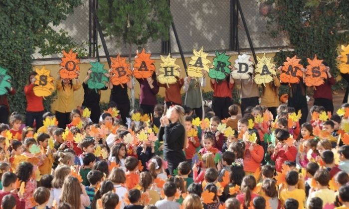Gaziantep'te 290 öğrenci 45 öğretmenle Sonbahar Dansı