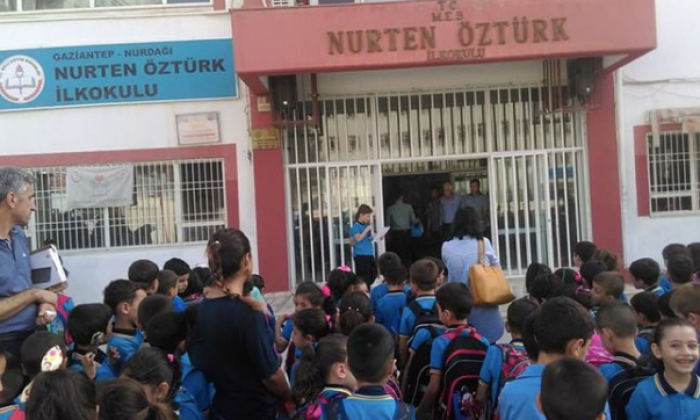 Nurdağı'nda ilkokula 20 adet bilgisayar hediyesi