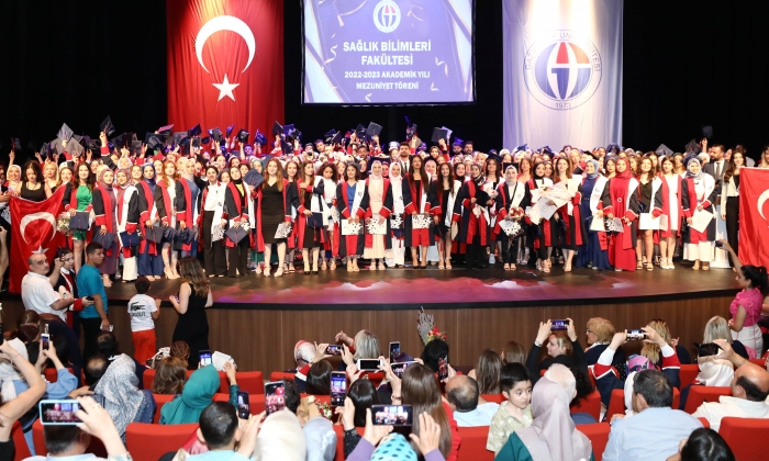 GAÜN’de mezuniyet sevinci!