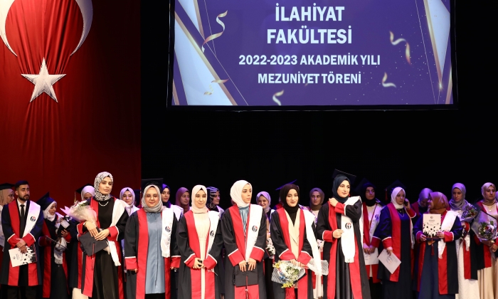 GAÜN İlahiyat Fakültesi’nde mezuniyet heyecanı