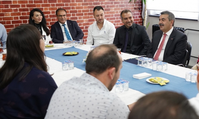 Yusuf Tekin'den önemli açıklamalar!