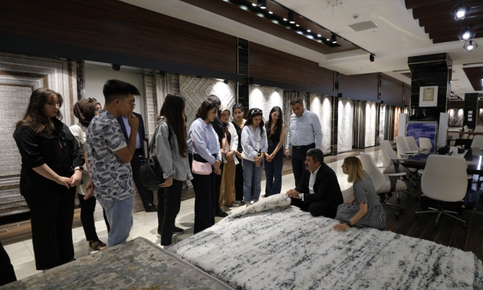 GAÜN öğrenci halı fabrikasında!
