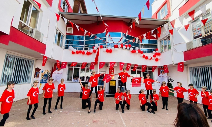 Cumhuriyet'in 100'üncü yılında ADA KOLEJİ 10 YAŞINDA...